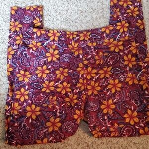 # L034 (CH) NWOT LuLaRoe Floral & Paisley Print Leggings